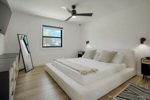 3 bedrooms, desk, WiFi, bed sheets