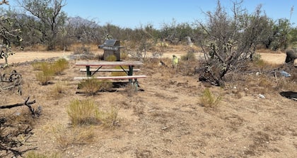 Post apocalyptic campgrounds on the borderlands of America