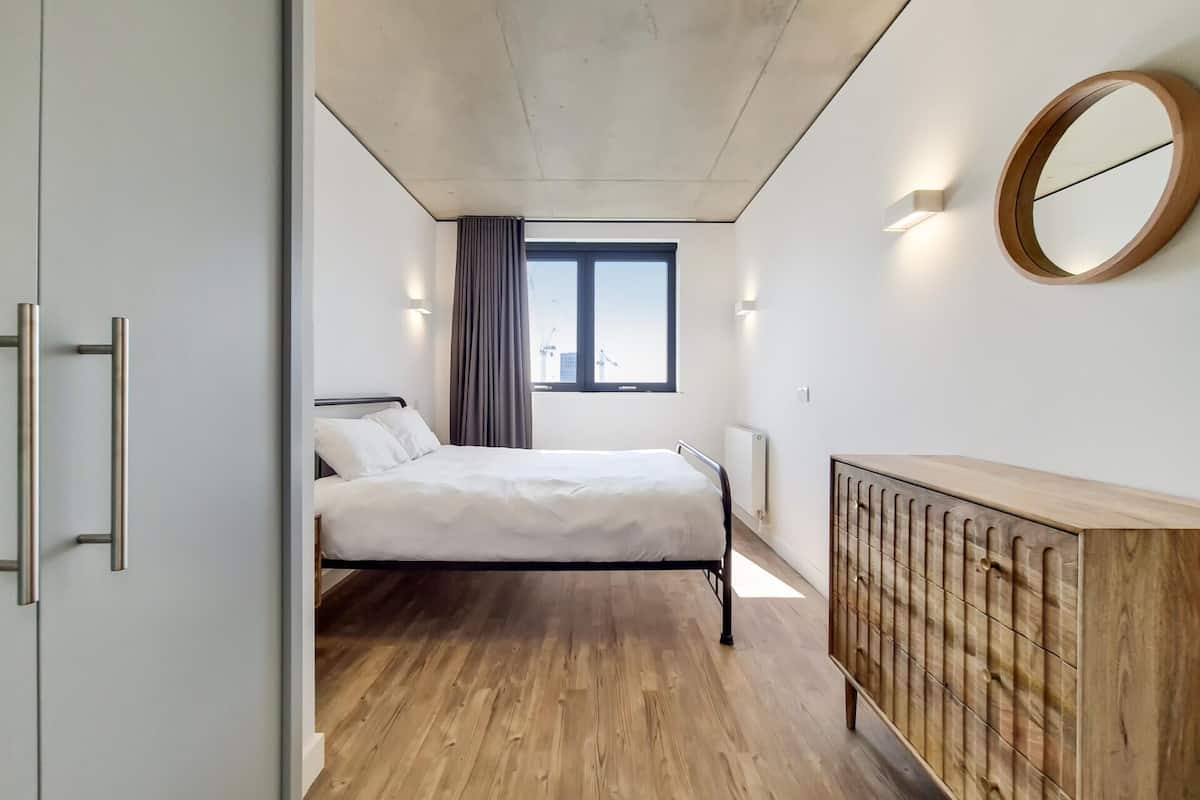 Apartment, 3 Bedrooms | Blackout drapes, iron/ironing board, WiFi (free), bed sheets