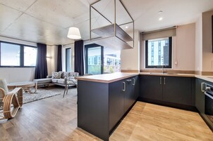 Apartment, 2 Bedrooms | Private kitchen
