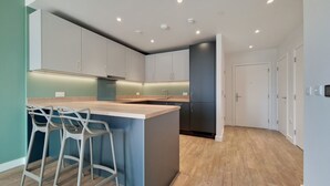 In-room dining - Repton Gardens (Wembley)