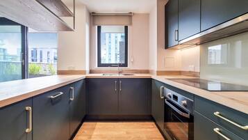 Apartment, 2 Bedrooms | Private kitchen