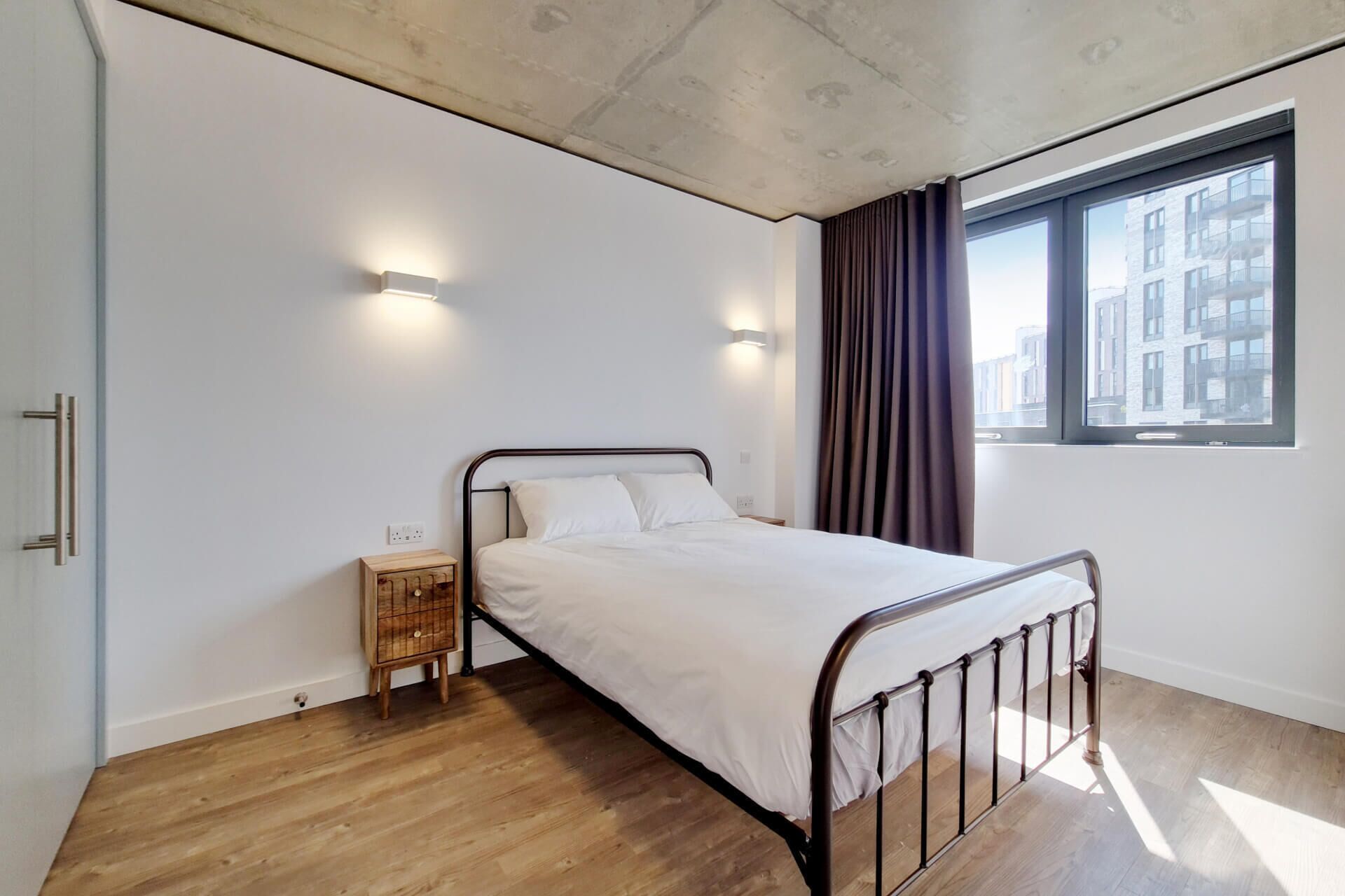 Appartement, 1 chambre | Rideaux d’obscurcissement, fer et planche à repasser