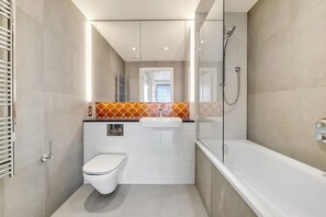 Appartement, 4 chambres | Salle de bain