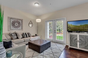 Smart TV - Last Minute Disney Getaway! Townhouse with Private Pool. Book Now! #65649 (Orlando)