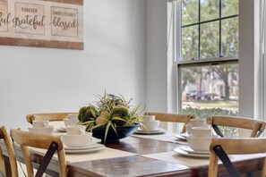 Dining - Last Minute Disney Getaway! Townhouse with Private Pool. Book Now! #65941 (Orlando)