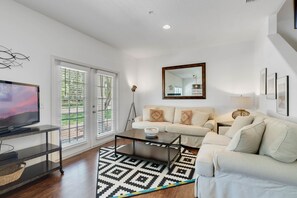 Smart TV - Last Minute Disney Getaway! Townhouse with Private Pool. Book Now! #65941 (Orlando)