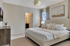 7 habitaciones, tabla de planchar con plancha, wifi y ropa de cama 