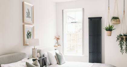 Beautiful, stylish ground floor Georgian apartment