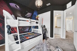 5 dormitoris, un bressol de viatge, wifi i roba de llit