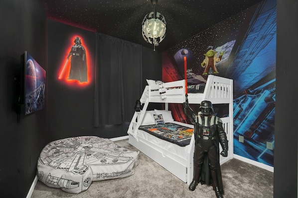 5 chambres, lit de bébé portatif, Wi-Fi, literie fournie
