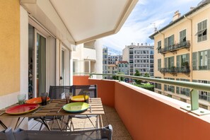 Outdoor dining - Happyfew Palais des arts (Nice)