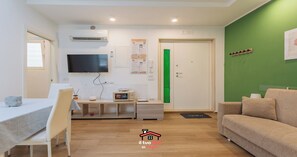 Smart TV, computer monitors - Guest Space Dante bnb - Bari center , Fast wi-fi - (BARI)
