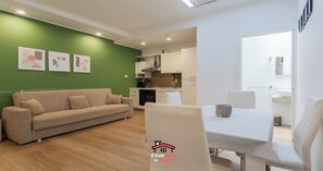 Smart TV, computer monitors - Guest Space Dante bnb - Bari center , Fast wi-fi - (BARI)