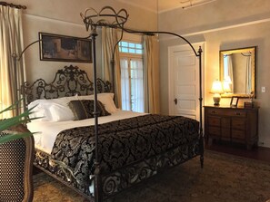 1 habitación, escritorio y wifi