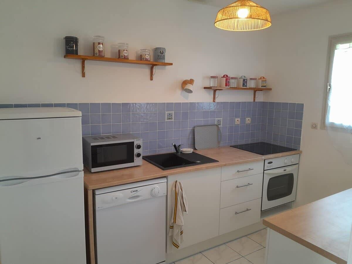 Réfrigérateur, micro-ondes, four, lave-vaisselle