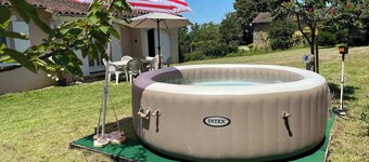 Pretty house in the countryside with Jacuzzi and swimming pool