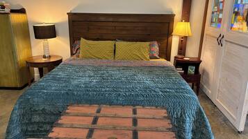 1 bedroom, iron/ironing board, WiFi (free), bed sheets