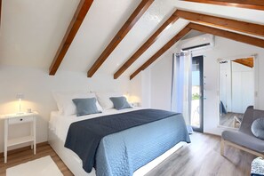 2 soverom, skrivebord, wi-fi (inkludert) og sengetøy