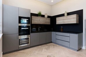 Apartment (3 Bedrooms) | Exterior - The Westbourne Park Place - Elegant 3bdr Flat (London)