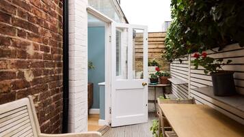 House (2 Bedrooms) | Exterior