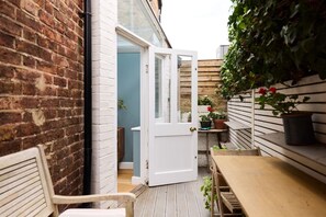 House (2 Bedrooms) | Exterior
