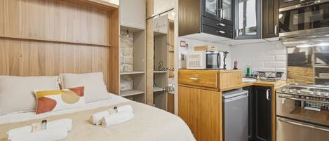 1 bedroom, iron/ironing board, WiFi, bed sheets