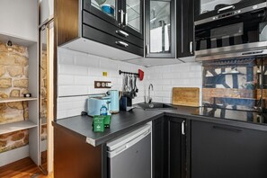 Microwave, oven, stovetop, dishwasher - #CuttleStudio @ Paris Le Marais (Paris)