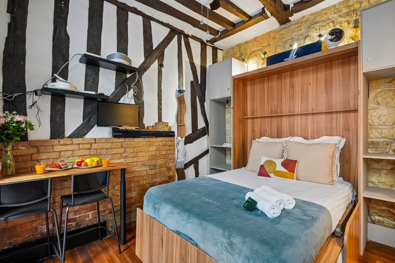 1 dormitorio, tabla de planchar con plancha, wifi y ropa de cama