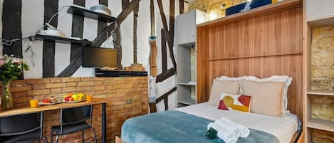 1 bedroom, iron/ironing board, WiFi, bed sheets