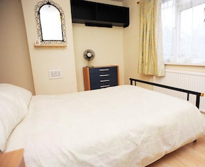 Apartment | 2 Schlafzimmer, Bügeleisen/Bügelbrett, kostenloses WLAN, Bettwäsche