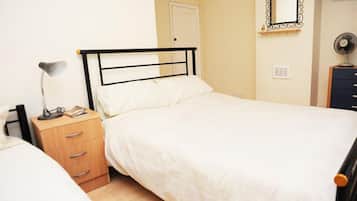 2 habitaciones, tabla de planchar con plancha y wifi gratis