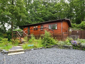 Exterior - The Squirrels Drey C32 - UK45927 (Machynlleth)