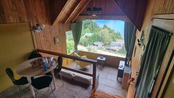 Standard Cabin, 1 Bedroom, Balcony, Lake View | Living area