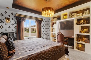 9 bedrooms, iron/ironing board, WiFi, bed sheets