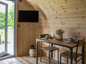 Dining - We love this family friendly pod with private hot tub. (Hunmanby)