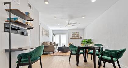 Cozy 2-bedroom condo with AC and WiFi in lovely Austin