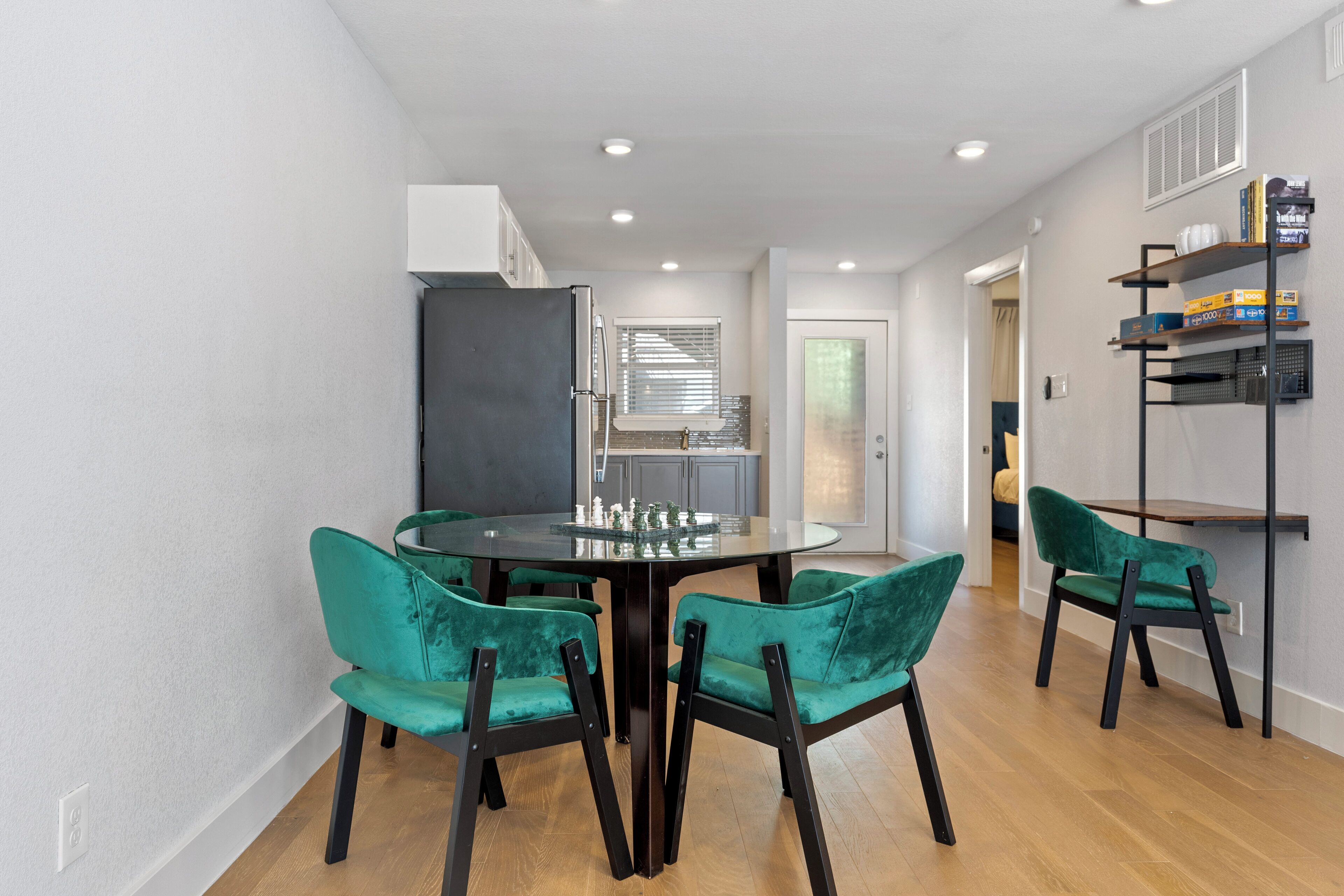 Cozy 2-bedroom condo with AC and WiFi in lovely Austin