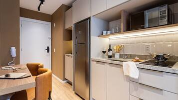 Business Studio | Private kitchen | Fridge, microwave, stovetop, espresso maker