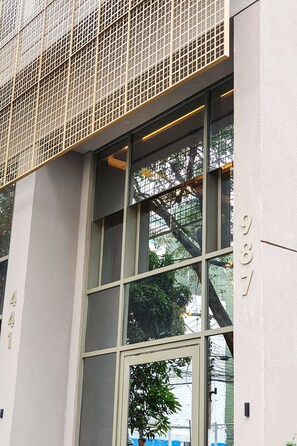 Comfort Studio | Exterior detail - For You Paraiso by Viva - Prédio com piscina e academia próximo ao metrô (São Paulo)