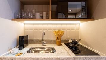 Apartamento romântico | Cozinha privada | Geladeira, micro-ondas, máquina de café expresso