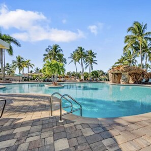 Pool - Beautiful, cozy 2BR, first-floor condo in Legends Golf & Country Club Ft. Myers (Fort Myers)