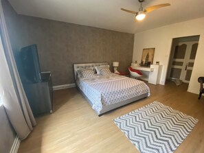 3 bedrooms, iron/ironing board, travel cot, WiFi