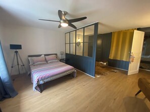 3 bedrooms, iron/ironing board, travel cot, WiFi