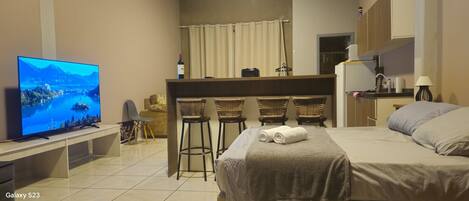 1 soverom, strykejern/-brett, wi-fi (inkludert) og sengetøy