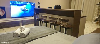 Studio with balcony, 500m from city hall.