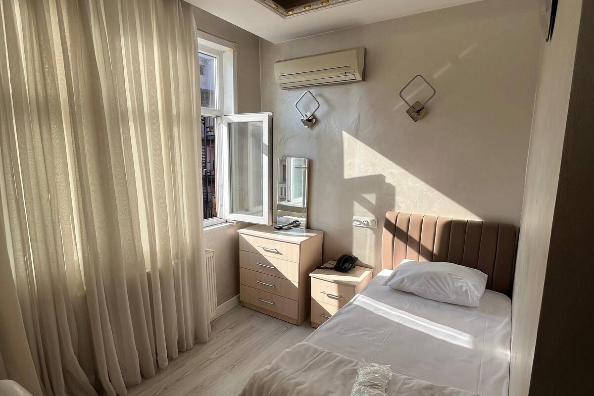 Single Room | 이집트산 면 시트, 고급 침구, 미니바, 객실 내 금고