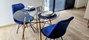 Suite studio Deluxe, non-fumeur, cuisine | Salle à manger