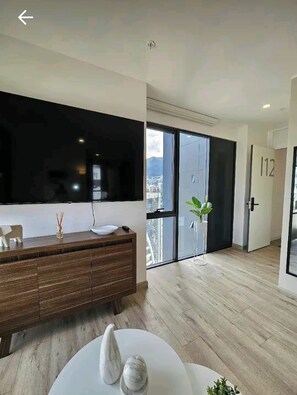 Suite Affaires | Décor unique, ameublement unique, bureau