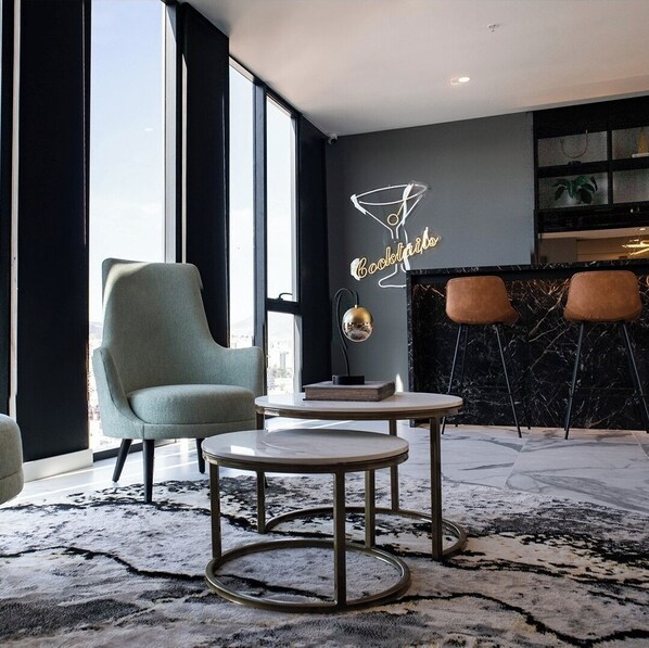 Bar (on property) - Xoe Mini-suites and Apartments (Quito)